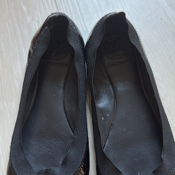 Tory Burch Black Logo Medallion Ballet Flats - Picture 6 of 9